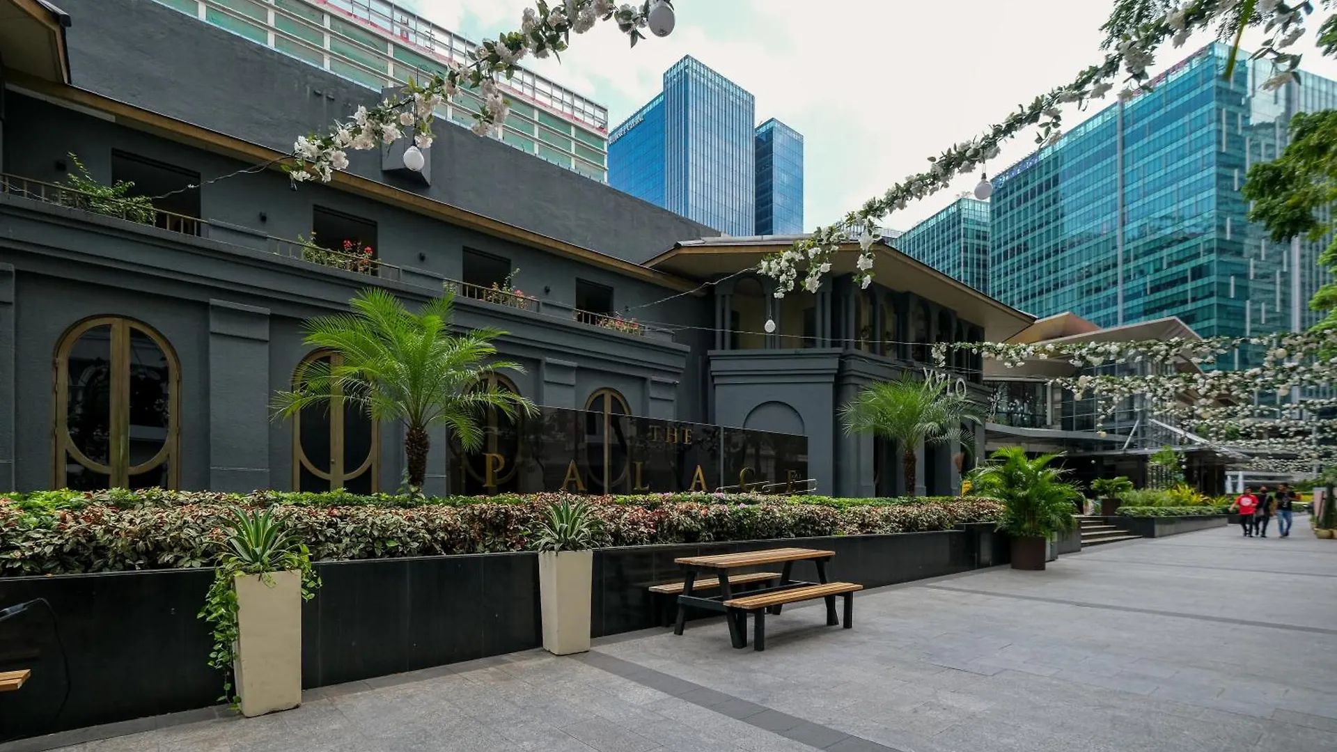 2Br In Uptown Parksuites Bgc With Balcony And Bathtub Taguig