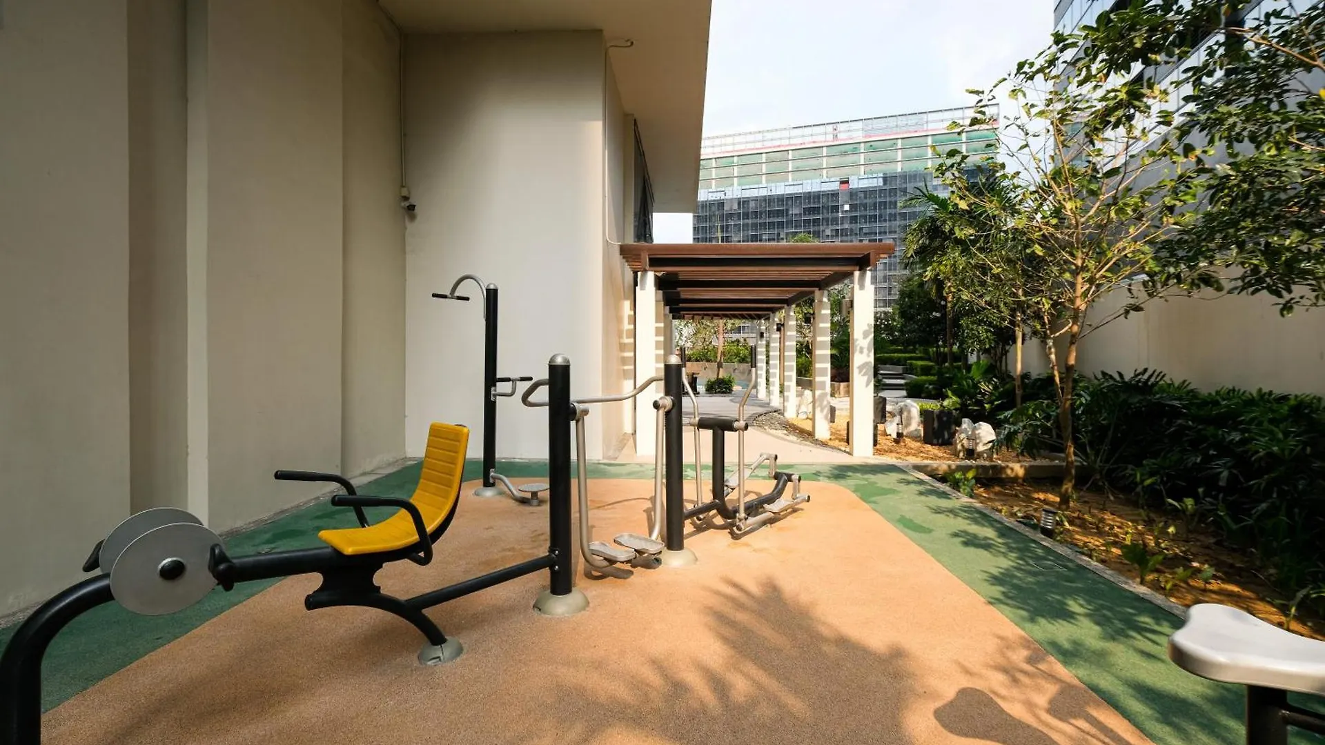 2Br In Uptown Parksuites Bgc With Balcony And Bathtub Taguig