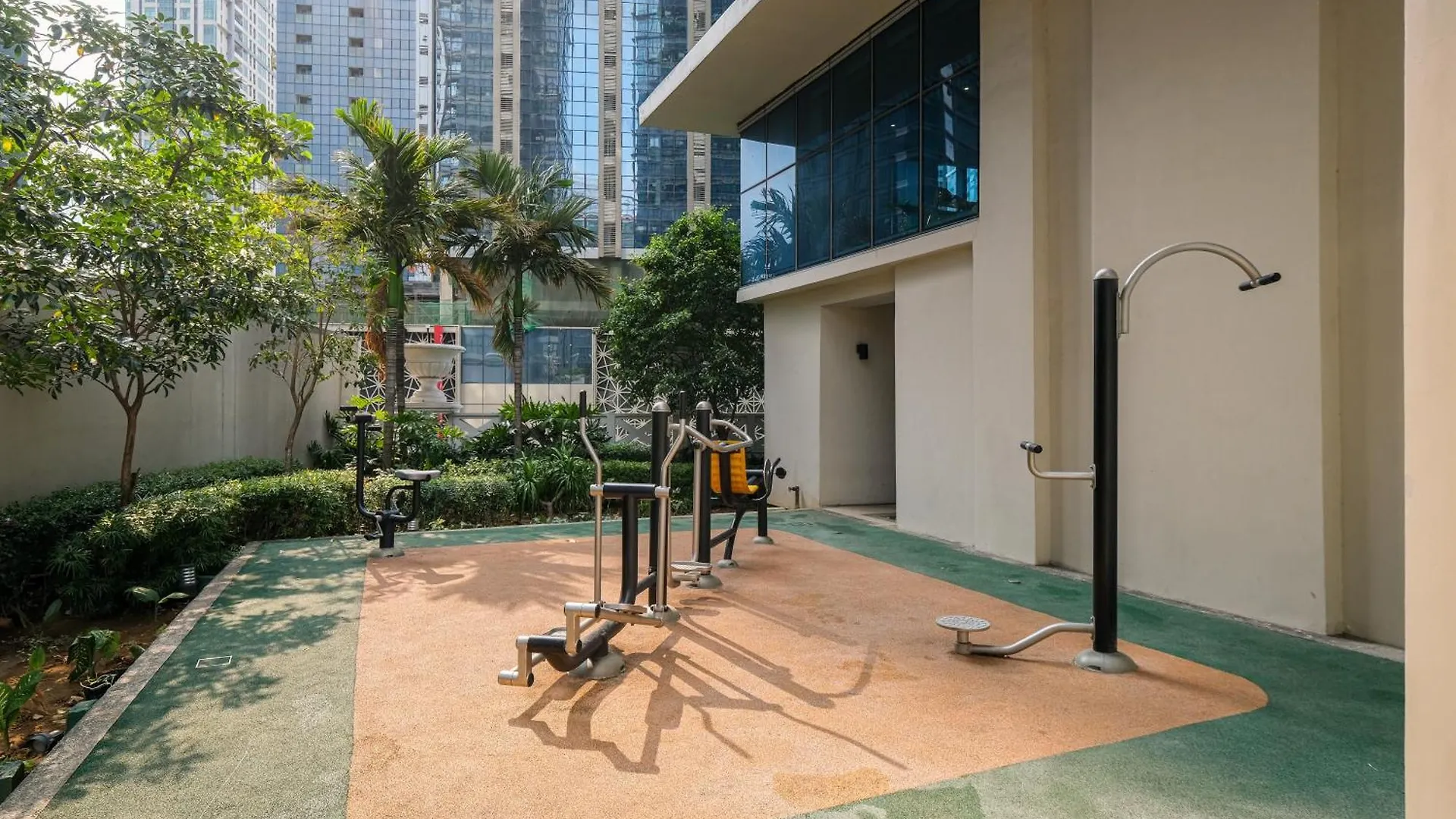 2Br In Uptown Parksuites Bgc With Balcony And Bathtub Taguig 0*,