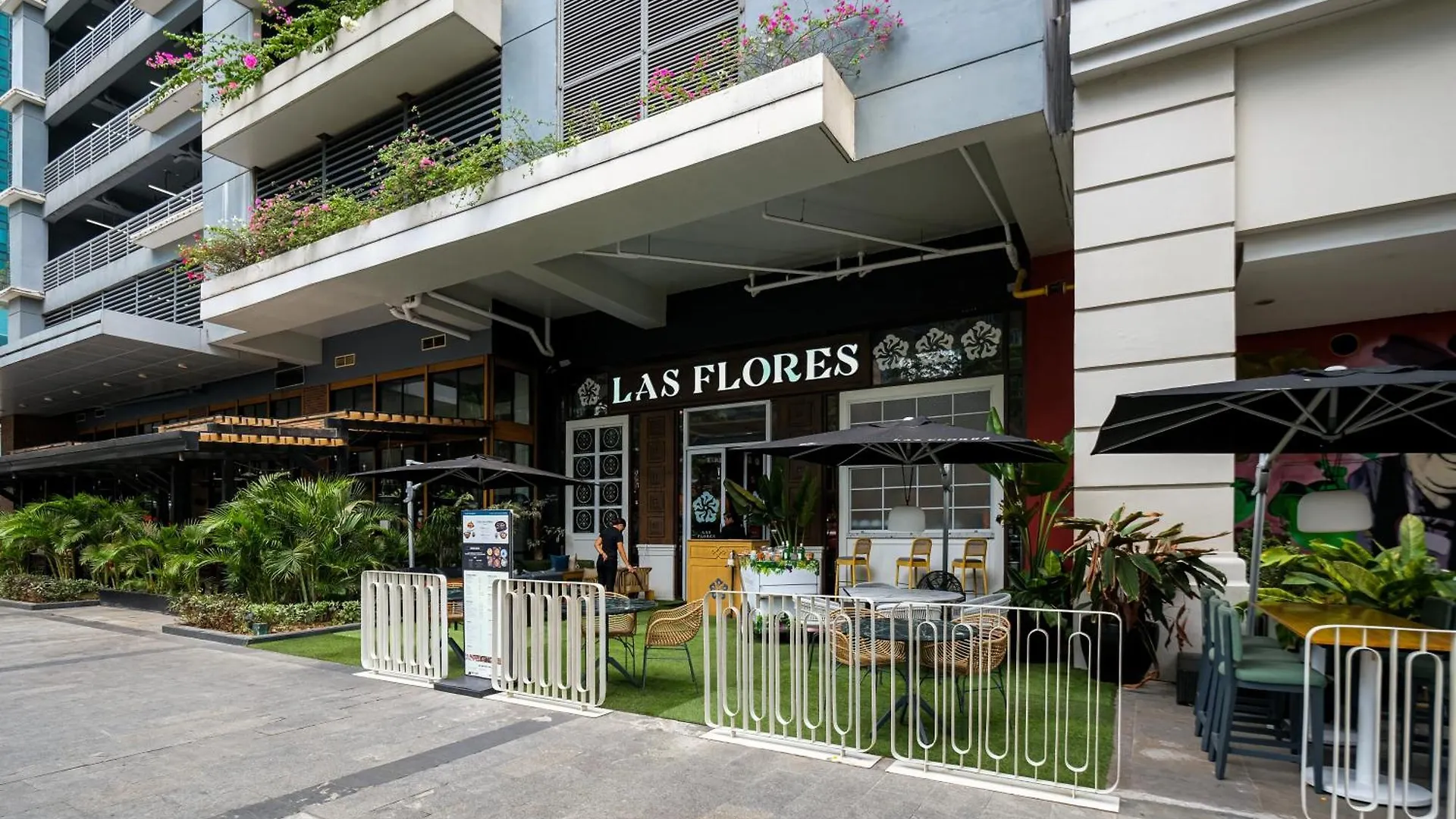 2Br In Uptown Parksuites Bgc With Balcony And Bathtub Taguig 0*,  Philippines