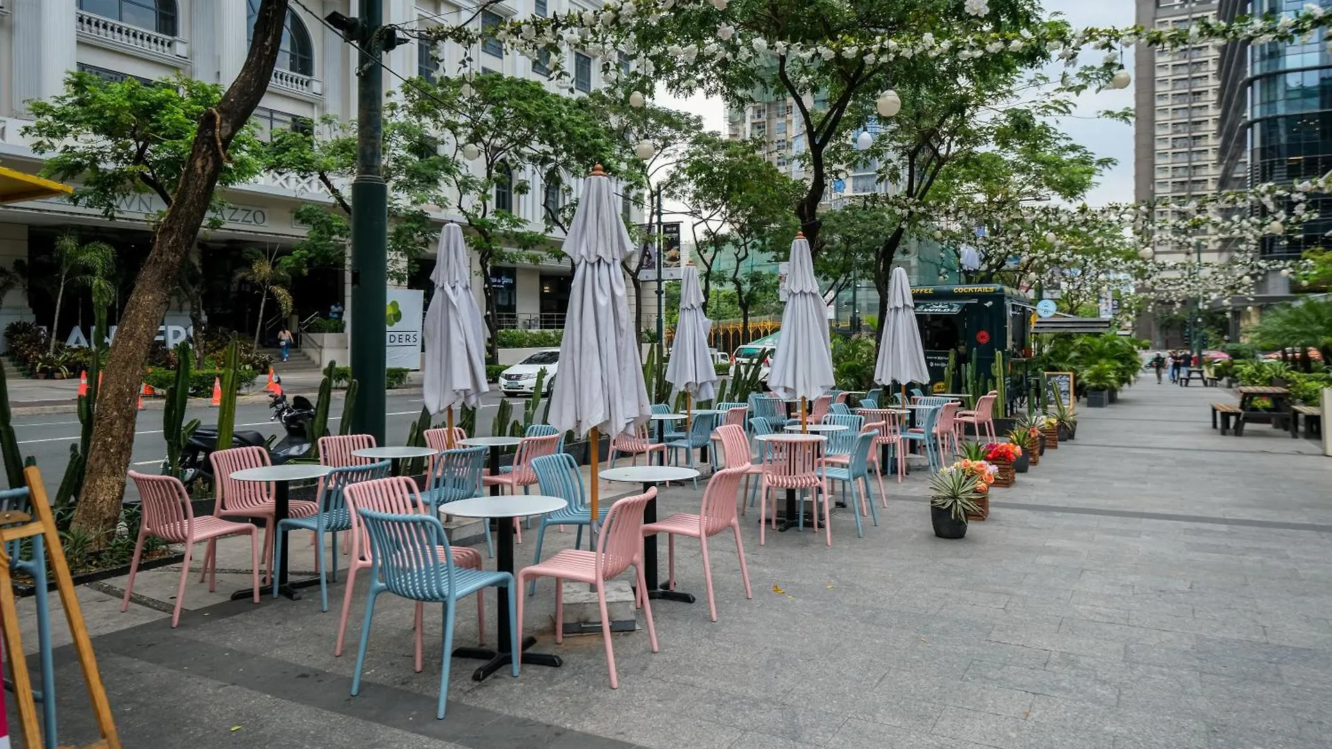 2Br In Uptown Parksuites Bgc With Balcony And Bathtub Taguig