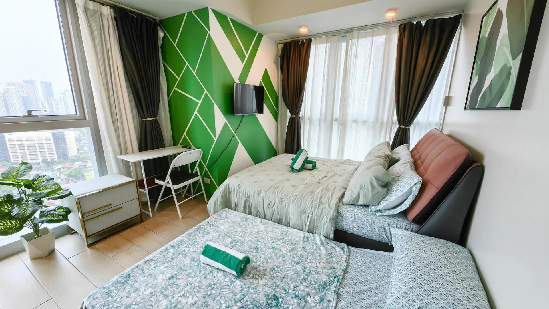 Aparthotel 2Br In Uptown Parksuites Bgc With Balcony And Bathtub Taguig