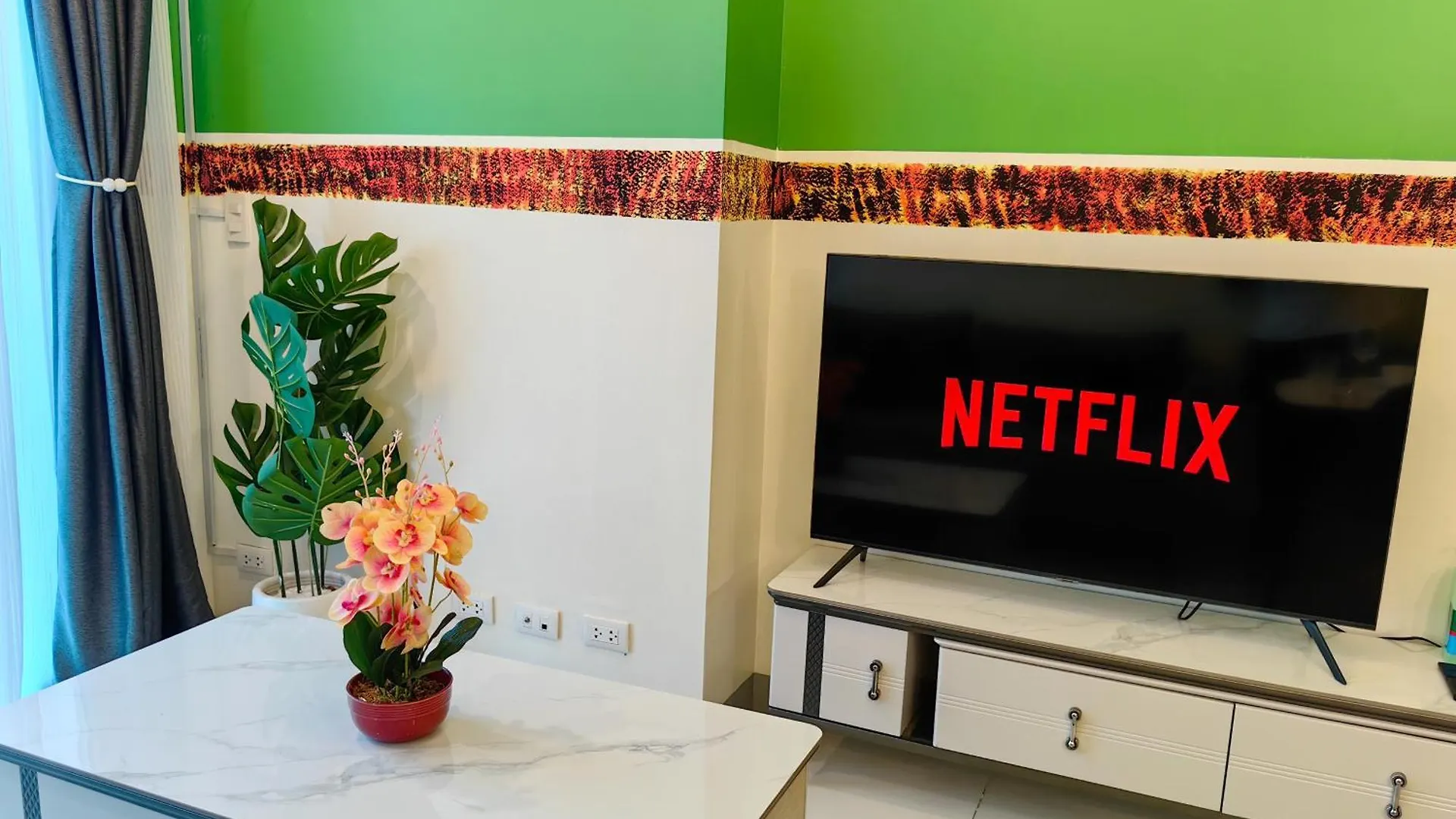 2Br In Uptown Parksuites Bgc With Balcony And Bathtub Taguig Aparthotel