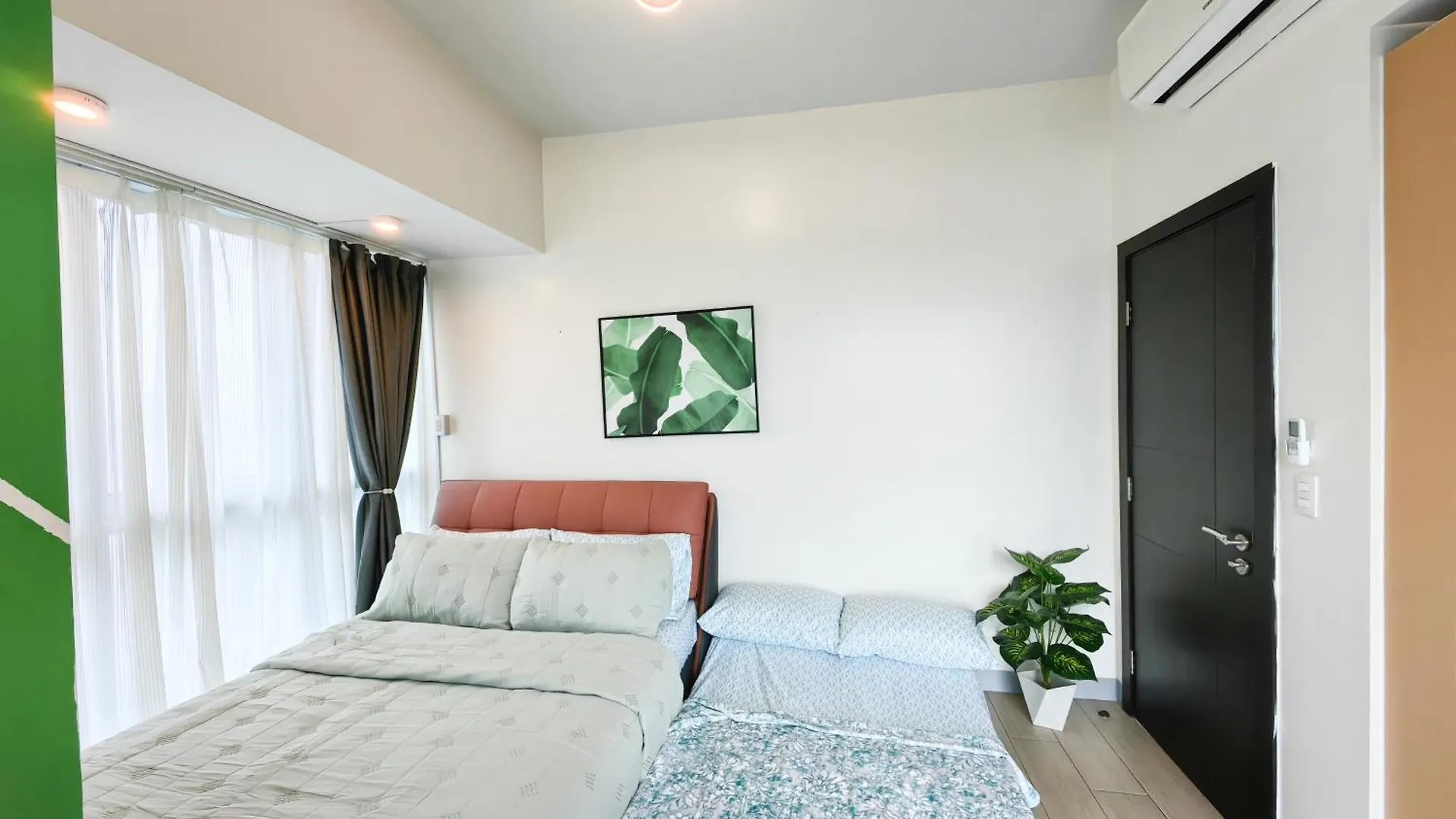 2Br In Uptown Parksuites Bgc With Balcony And Bathtub Taguig