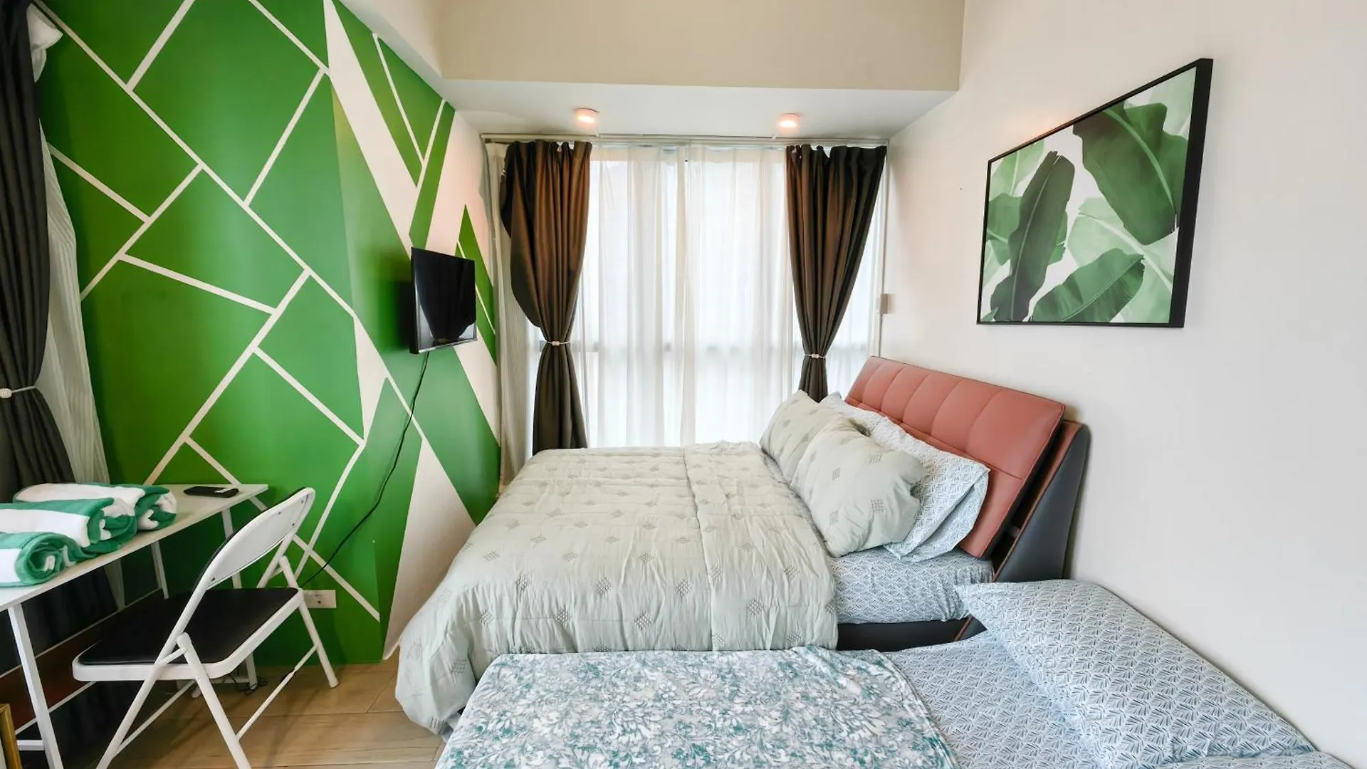 2Br In Uptown Parksuites Bgc With Balcony And Bathtub Taguig 0*,  Philippines