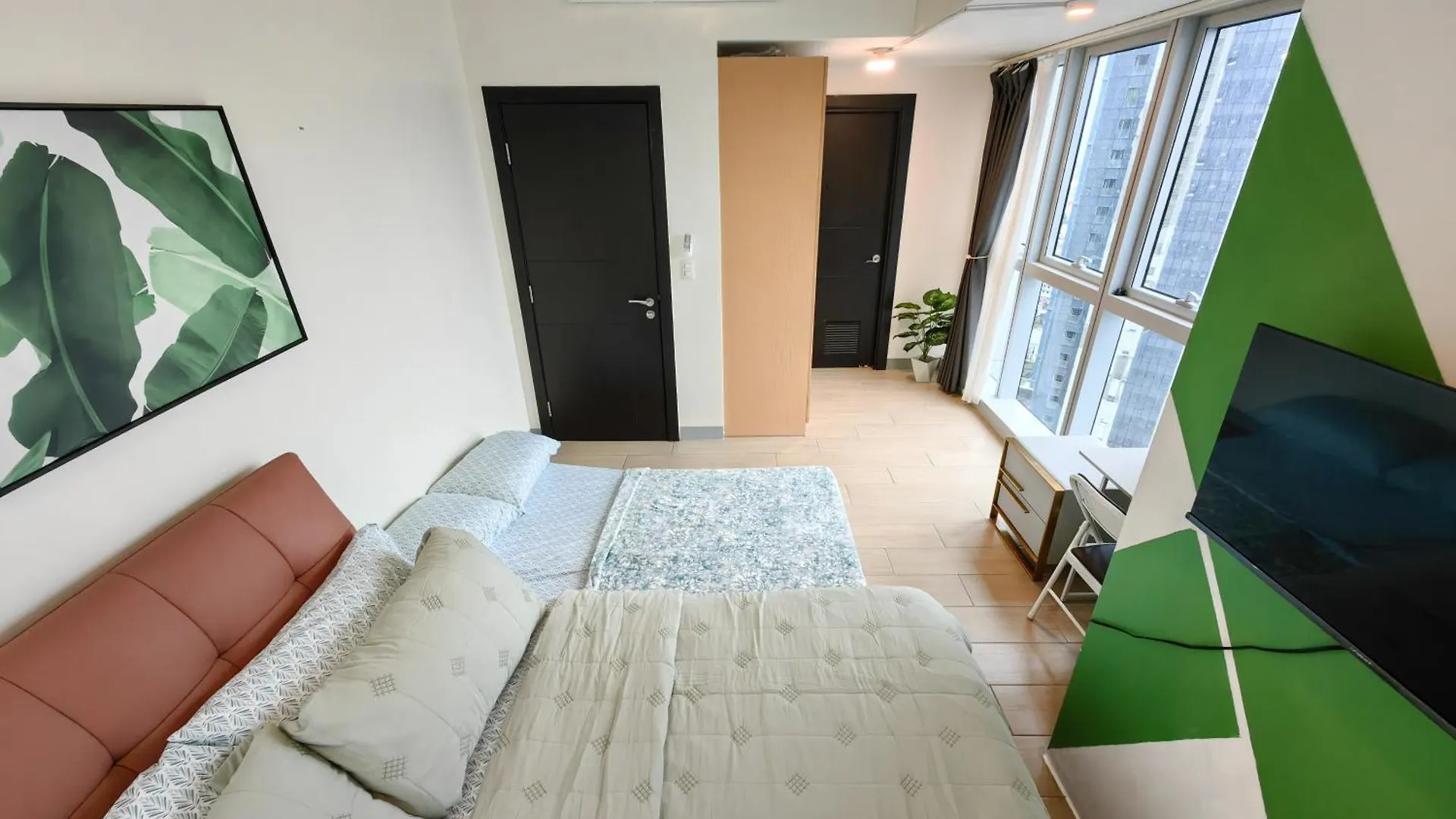 2Br In Uptown Parksuites Bgc With Balcony And Bathtub Taguig