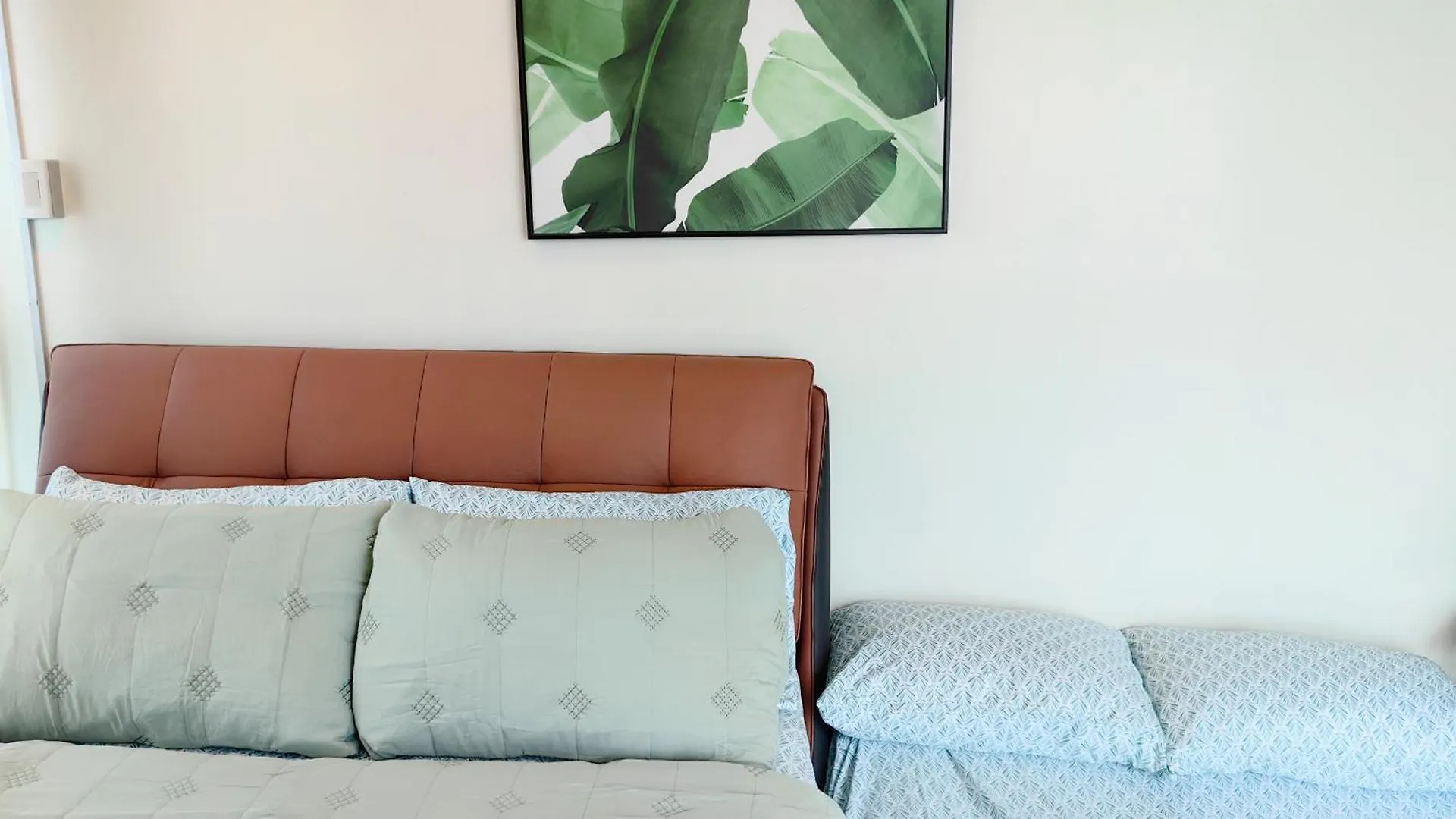 2Br In Uptown Parksuites Bgc With Balcony And Bathtub Taguig 0*,  Philippines