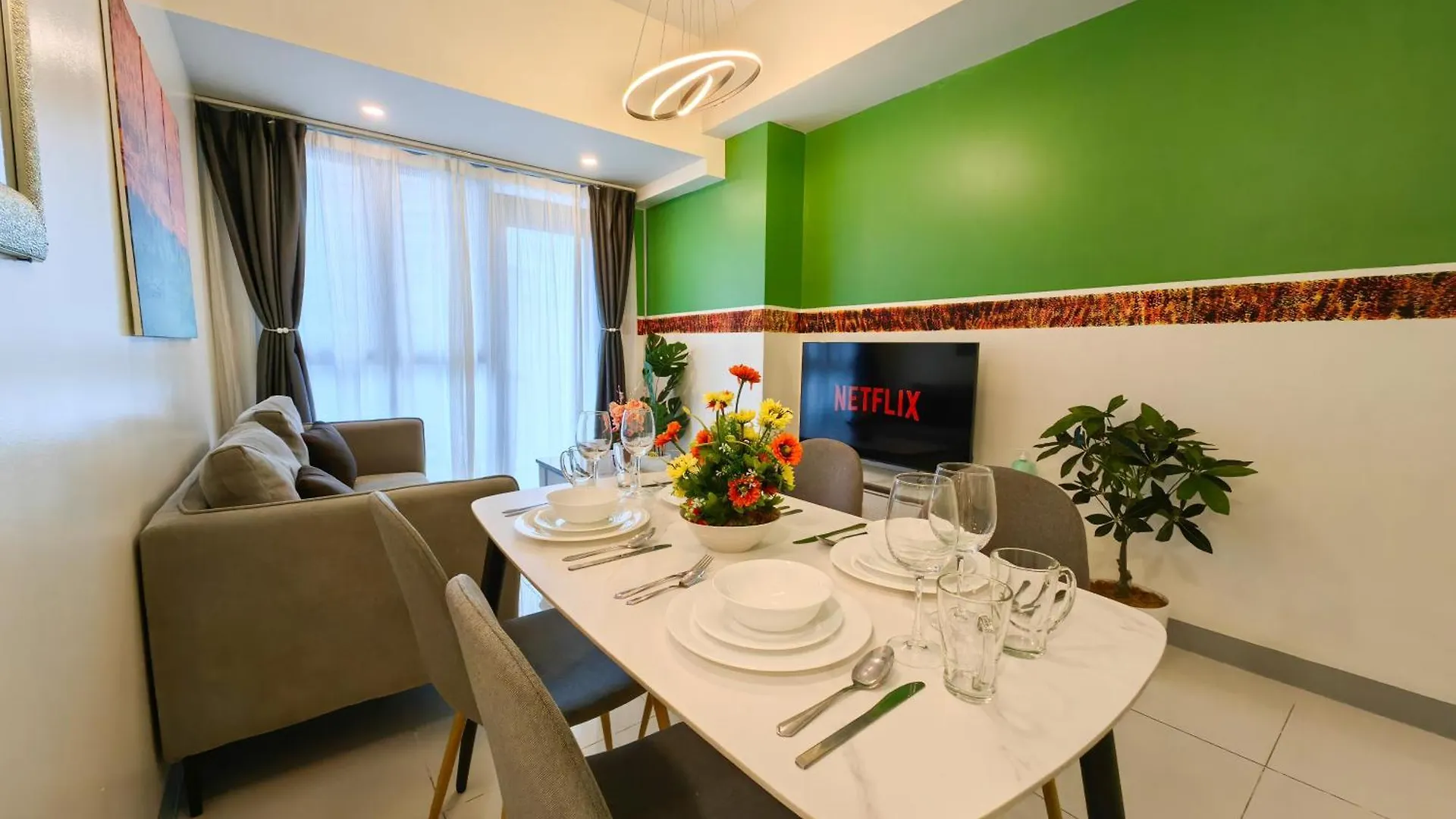 Aparthotel 2Br In Uptown Parksuites Bgc With Balcony And Bathtub Taguig