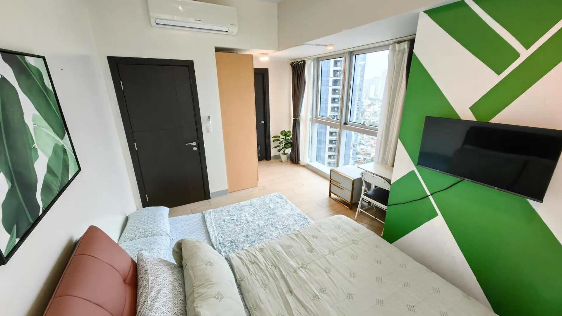 2Br In Uptown Parksuites Bgc With Balcony And Bathtub Taguig Aparthotel