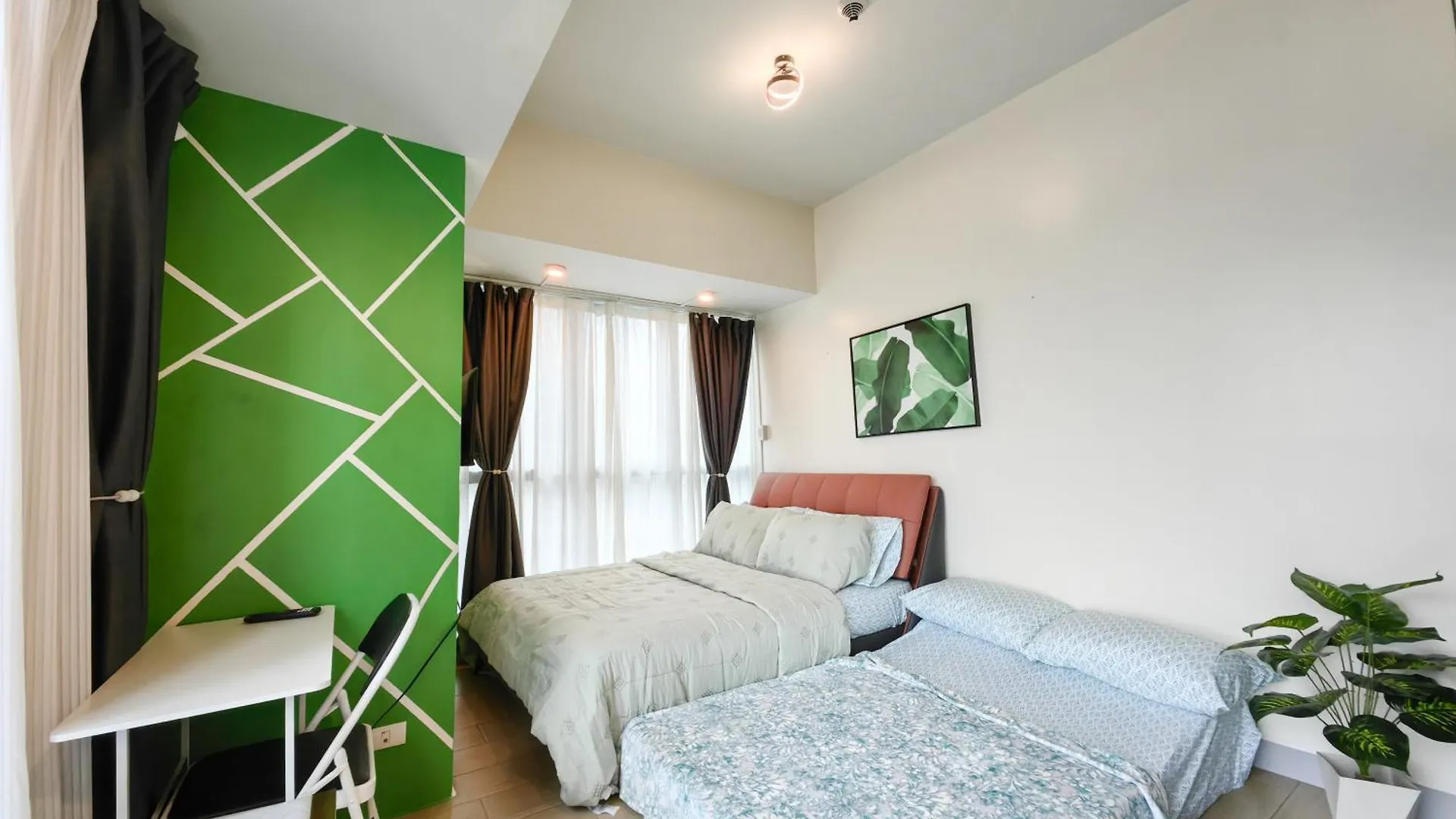 2Br In Uptown Parksuites Bgc With Balcony And Bathtub Taguig
